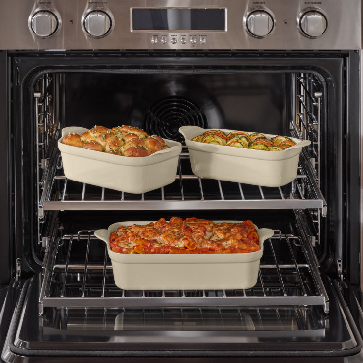 Beige Bakeware Set in the oven